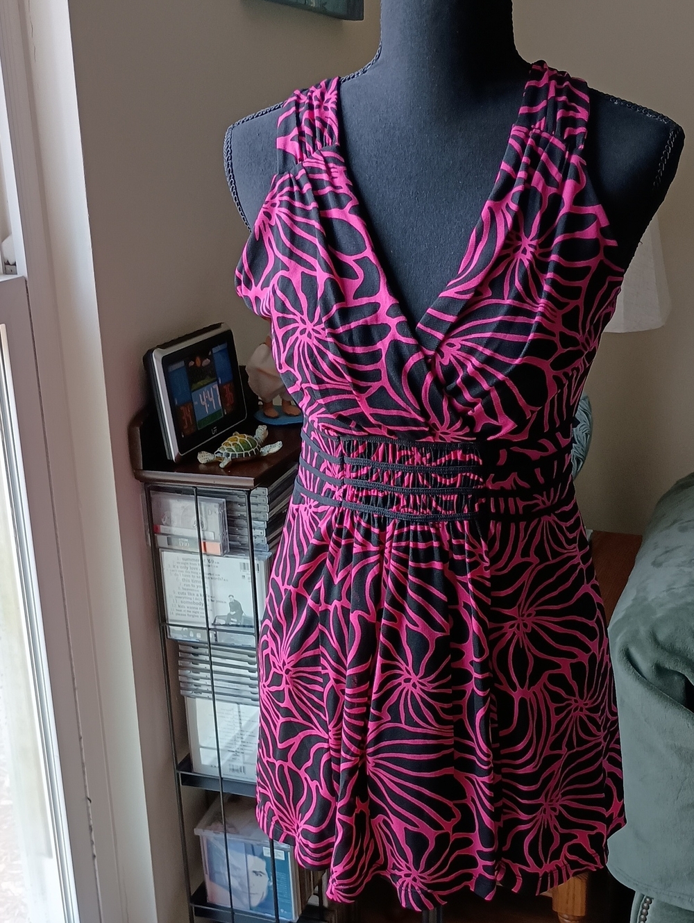 Black & Pink Floral V-Neck Sleeveless Dress